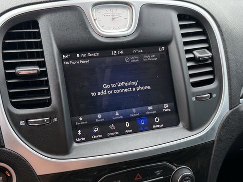 Used 2023 Chrysler 300 Touring L w/ Comfort Group image 19