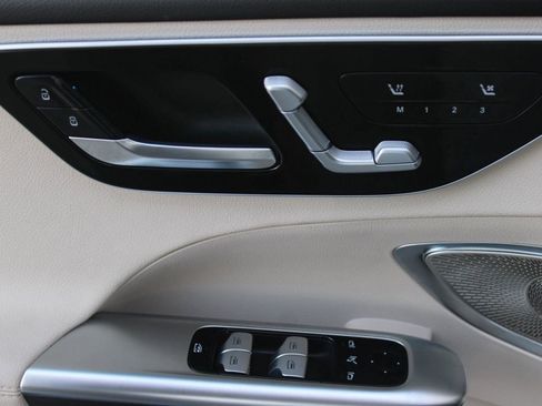 Certified 2025 Mercedes-Benz C 300 4MATIC Sedan image 12