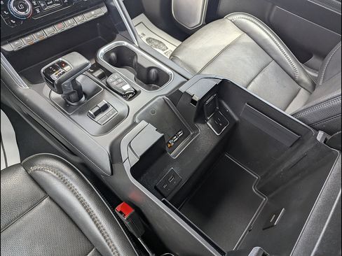 Used 2023 GMC Sierra 1500 Denali w/ Technology Package AWD/4WD image 34