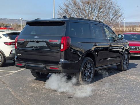 Used 2025 Ford Expedition Platinum w/ Stealth Performance Package image 6