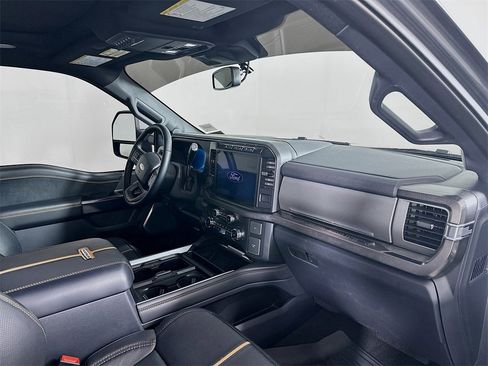 Used 2024 Ford F350 Platinum image 32