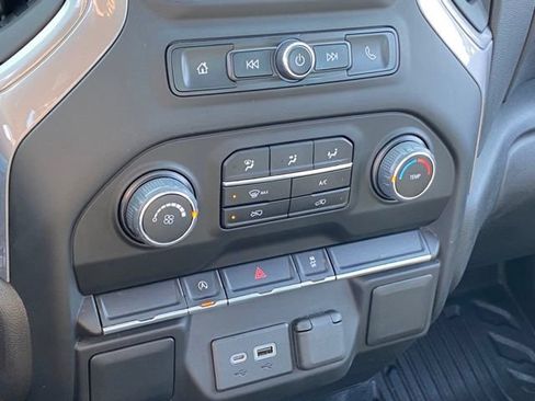 Used 2022 Chevrolet Silverado 1500 W/T AWD/4WD image 18