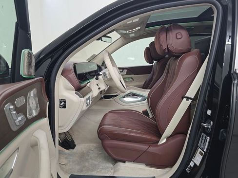 Used 2026 Mercedes-Benz Maybach GLS 600 4MATIC image 3