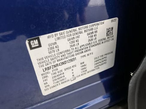 Certified 2022 Buick Envision Essence w/ Safety Package FWD image 33