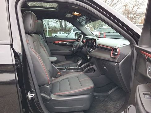 Used 2025 Chevrolet TrailBlazer RS w/ Convenience Package image 26