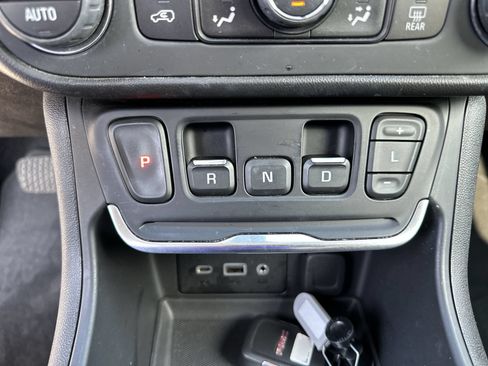 Used 2021 GMC Terrain SLE w/ Driver Convenience Package AWD/4WD image 15