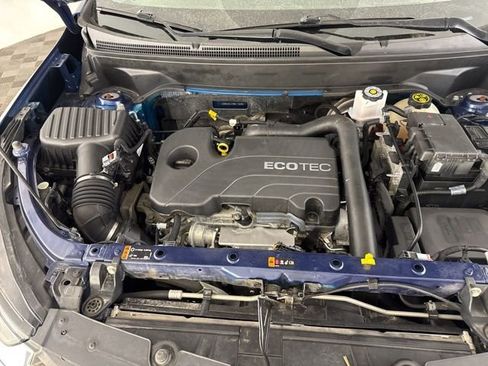 Used 2022 Chevrolet Equinox LS image 36