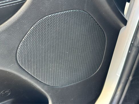 Used 2018 Jeep Grand Cherokee Limited image 36