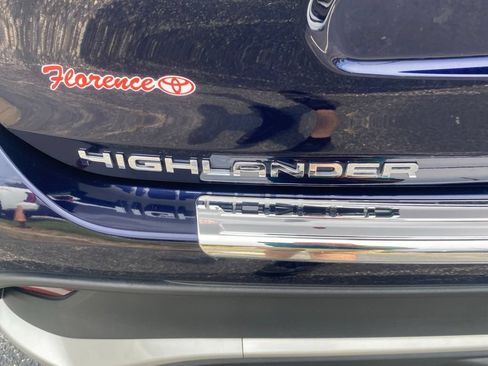 Used 2022 Toyota Highlander XSE AWD/4WD image 15