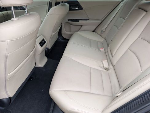 Used 2017 Honda Accord Touring image 8