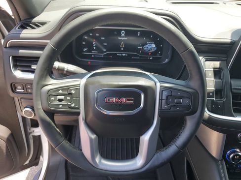 Used 2024 GMC Yukon SLT w/ SLT Luxury Package RWD image 20