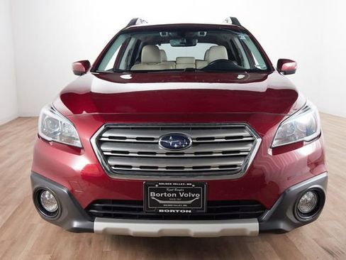 Used 2017 Subaru Outback 2.5i Limited AWD/4WD image 2