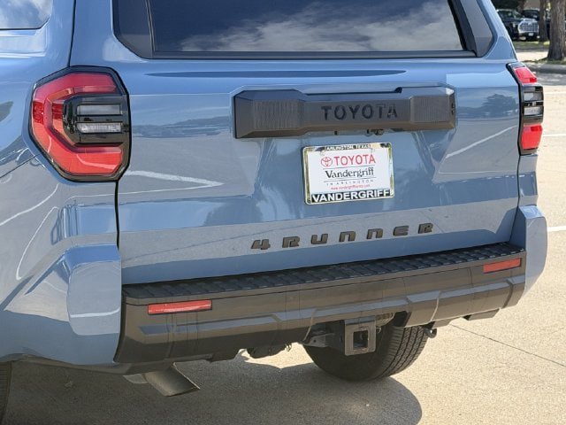 Certified 2025 Toyota 4Runner SR5 AWD/4WD image 6