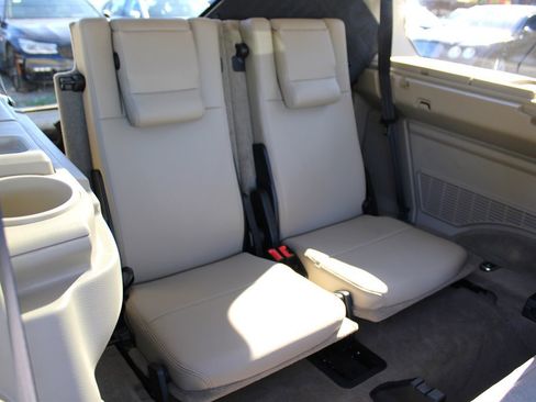 Used 2016 Land Rover LR4 HSE image 23