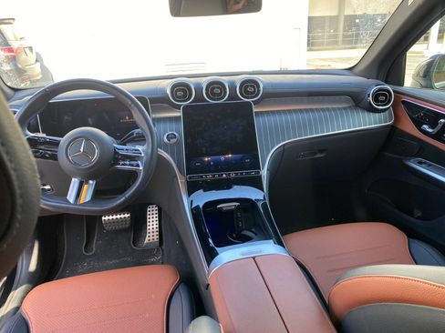 Used 2025 Mercedes-Benz GLC 350e 4MATIC image 13