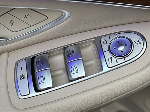 Used 2022 Mercedes-Benz GLC 300 image 12