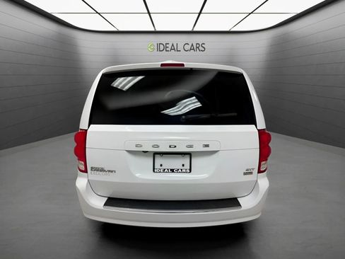 Used 2019 Dodge Grand Caravan SXT FWD image 6