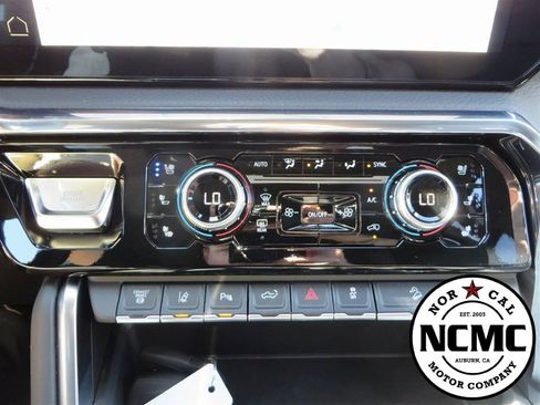 Used 2024 GMC Sierra 2500 Denali w/ Denali Reserve Package image 41