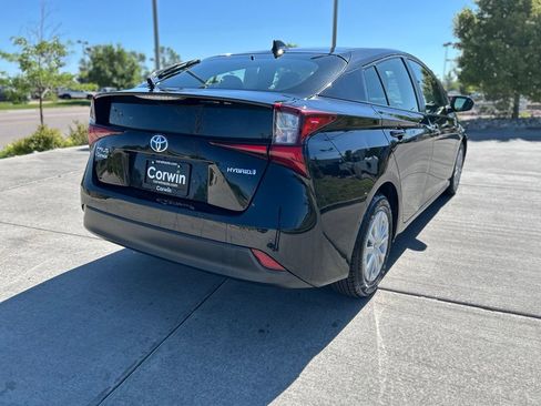 Used 2021 Toyota Prius LE FWD image 7