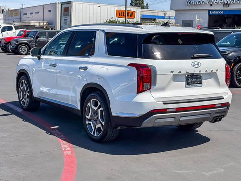 Used 2023 Hyundai Palisade Limited FWD image 2