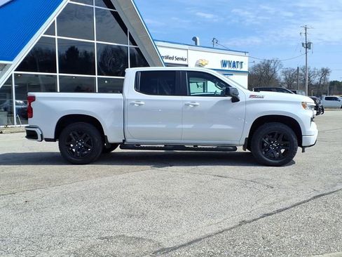 Used 2025 Chevrolet Silverado 1500 RST w/ Z71 Off-Road Package AWD/4WD image 4