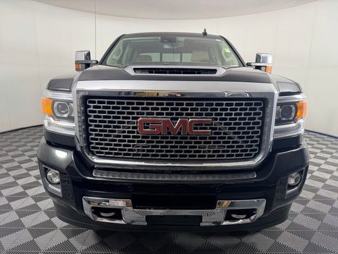 Used 2017 GMC Sierra 3500 Denali w/ Duramax Plus Package image 9