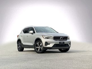 Used 2025 Volvo XC40 B5 Core video 2