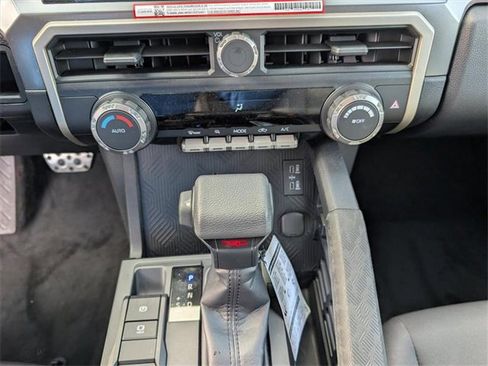 Used 2025 Toyota Tacoma TRD Sport image 12
