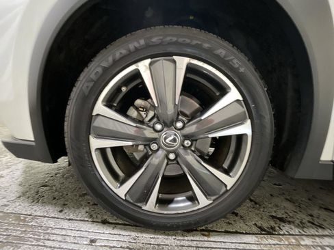 Used 2019 Lexus UX 250h image 10