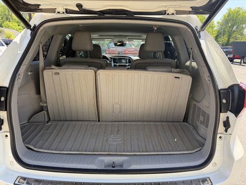 Used 2019 Toyota Highlander XLE w/ Protection Package #3 AWD/4WD image 14