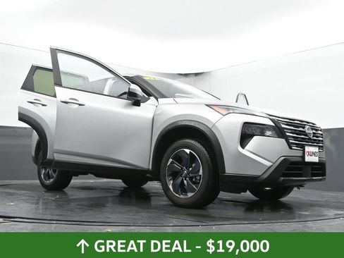 Used 2024 Nissan Rogue SV image 70