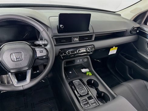 Certified 2025 Honda Pilot EX-L image 19