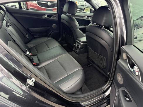 Used 2019 Kia Stinger GT1 RWD image 11