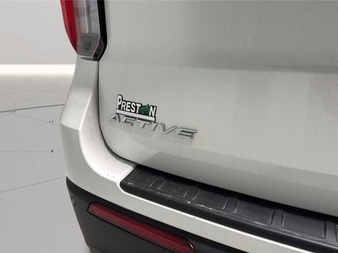 Used 2025 Ford Explorer Active AWD/4WD image 32