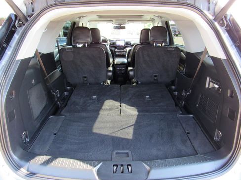 Used 2022 Ford Explorer Limited w/ Equipment Group 301A image 37