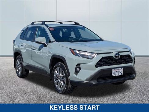 Used 2023 Toyota RAV4 XLE Premium image 7