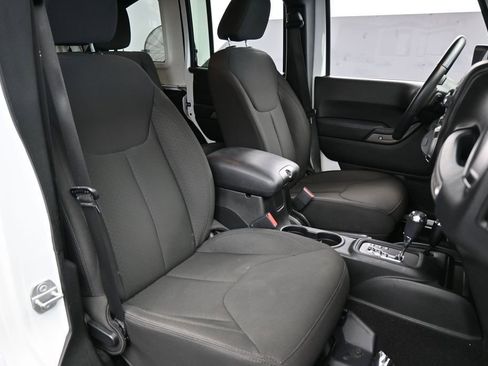 Used 2018 Jeep Wrangler Unlimited Sport S AWD/4WD image 39
