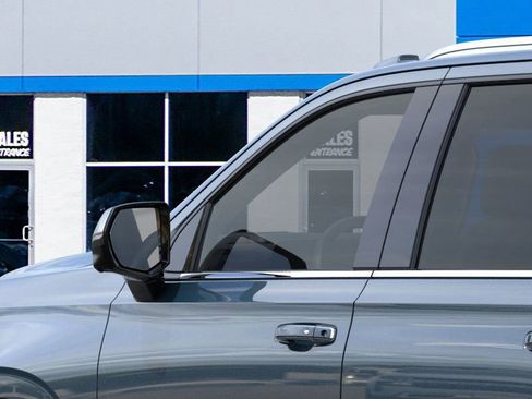 New 2025 Chevrolet Suburban Premier w/ Sun And Tow Package image 14