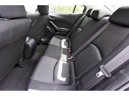 Used 2018 MAZDA MAZDA3 Sport FWD image 12