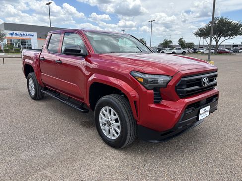 Used 2025 Toyota Tacoma SR RWD image 5