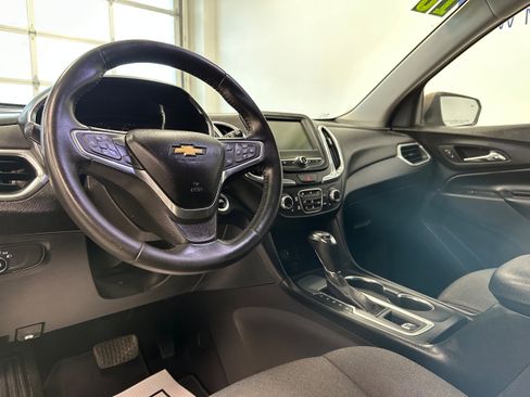 Used 2018 Chevrolet Equinox LT FWD image 9