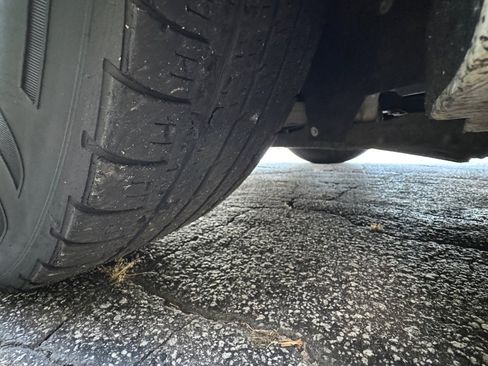 Used 2017 Chrysler Pacifica LX image 35