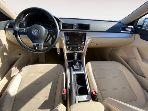 Used 2012 Volkswagen Passat 2.5 SE FWD image 9