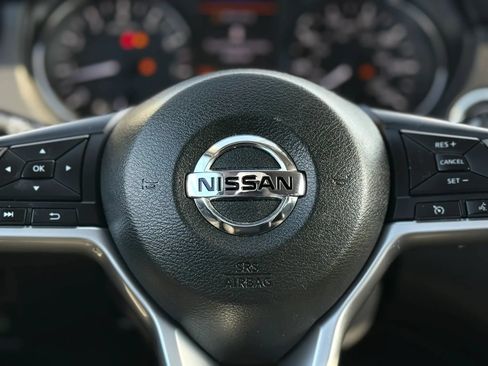 Used 2018 Nissan Rogue SV AWD/4WD image 29