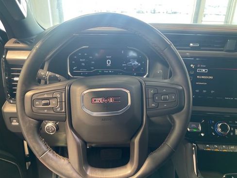Used 2024 GMC Sierra 1500 AT4 w/ Technology Package AWD/4WD image 9