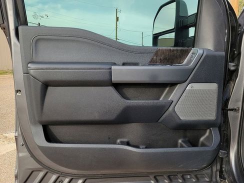 Used 2023 Ford F250 Lariat w/ FX4 Off-Road Package AWD/4WD image 18