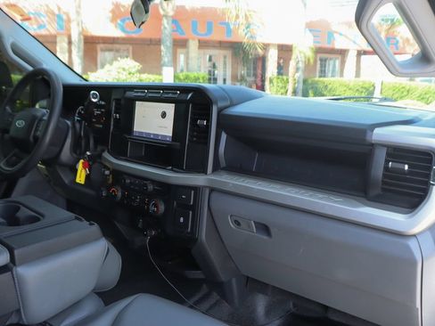 Used 2023 Ford F550 2WD Crew Cab Super Duty image 34