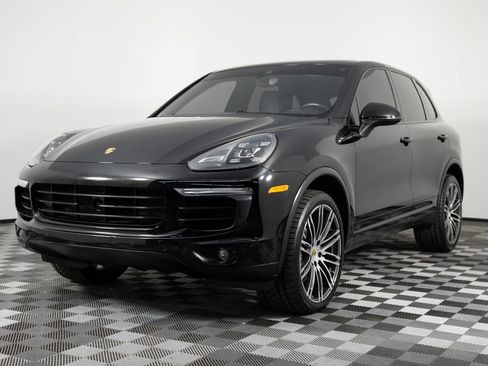 Used 2017 Porsche Cayenne S image 2