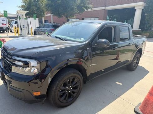 Used 2024 Ford Maverick Lariat w/ Black Appearance Package FWD image 2