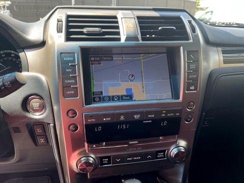 Used 2020 Lexus GX 460 Premium image 16